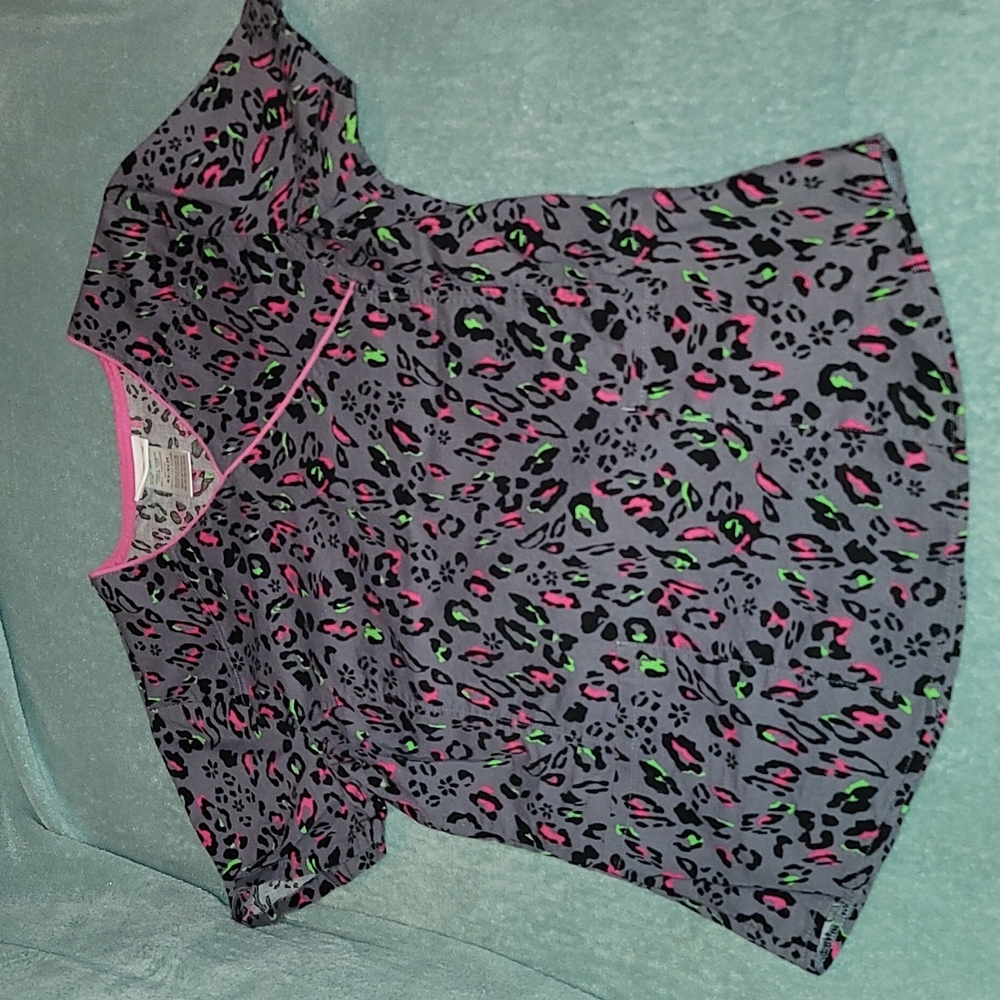 Scrub top